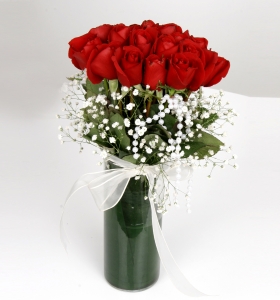 Cam Vazoda 21 adet Kırmızı Güller  