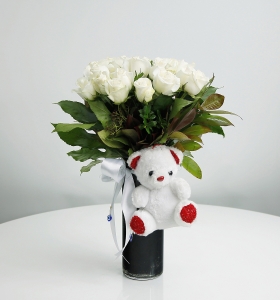 Cam Vazoda 21 adet Gül  