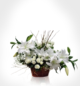  Sepette kar beyaz Lilyum ve Gül   