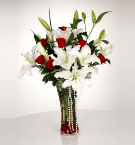 Camda Kırmızı Gül Beyaz Kazablanka  