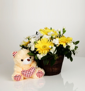 Sepette Gerbera Ve Karanfil Ayıcıklı  